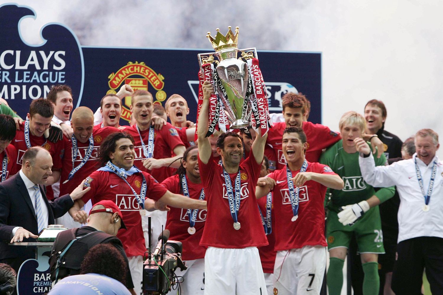 Ryan Giggs captains Manchester United to his tenth Premier League title in a memorable year