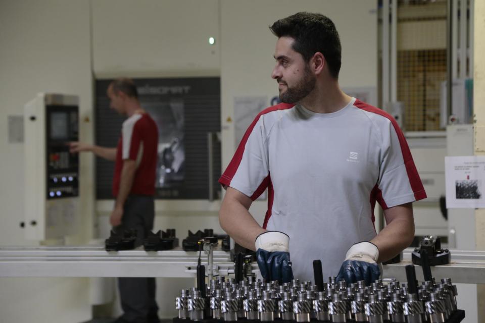 A gearbox leaves the SEAT plant every 27 seconds. 