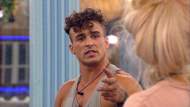  She squares up the Lotan Carter in a row about sun cream