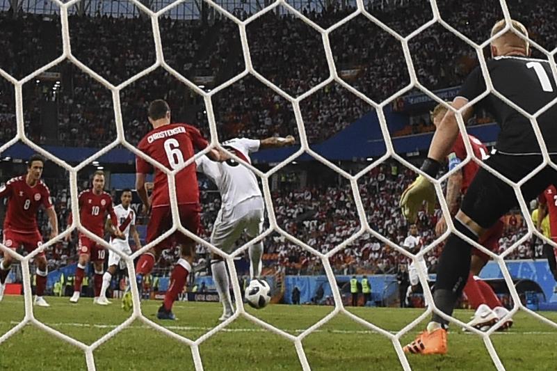  Guerrero produced a stunning back heel that went agonisingly wide