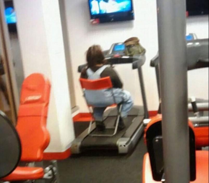  Sometimes going to the gym is worth it just for the free Netflix - this seated gym-goer certainly thinks so!