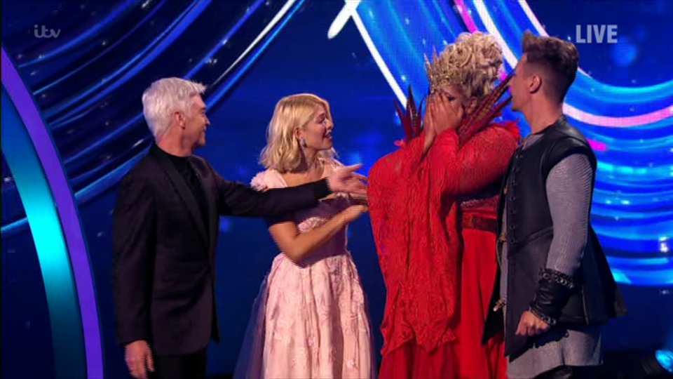  Holly Willoughby tried to comfort Gemma