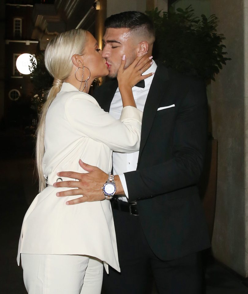  The two shared a kiss as they left the Love Island reunion party