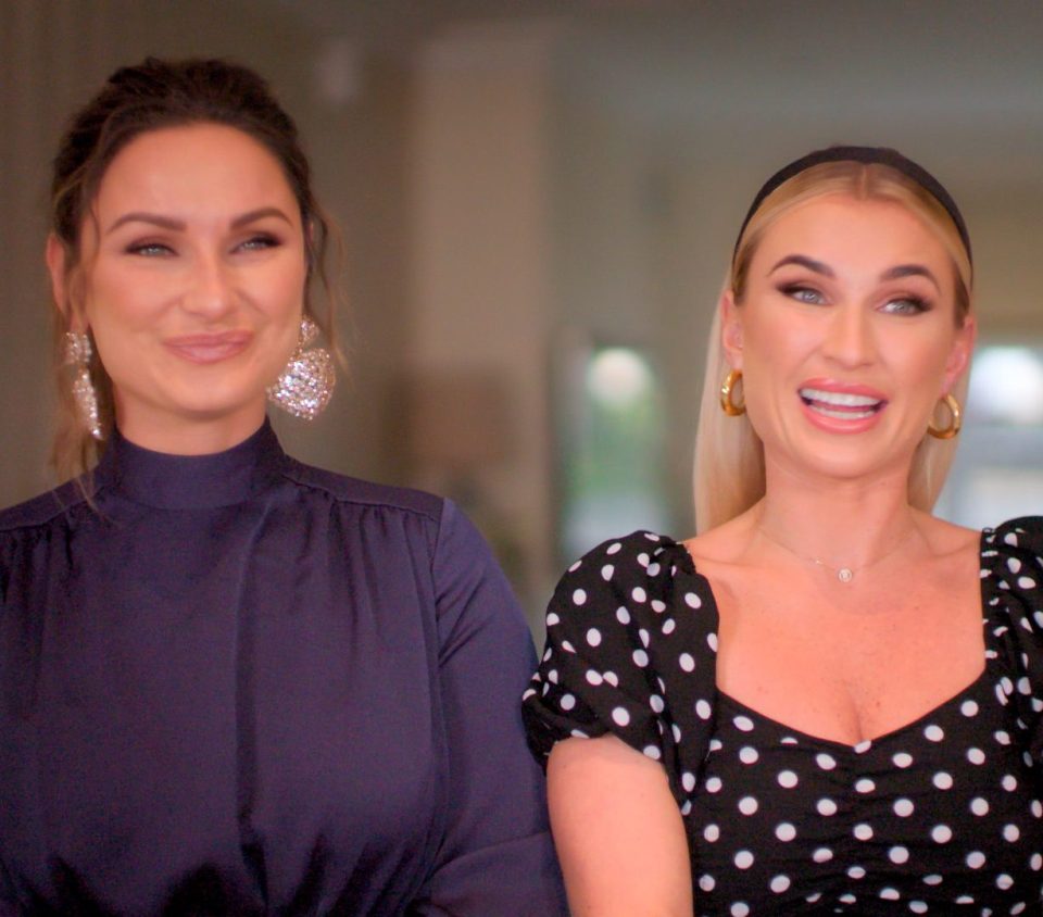  The show revolves around Towie sisters Sam and Billie Faiers