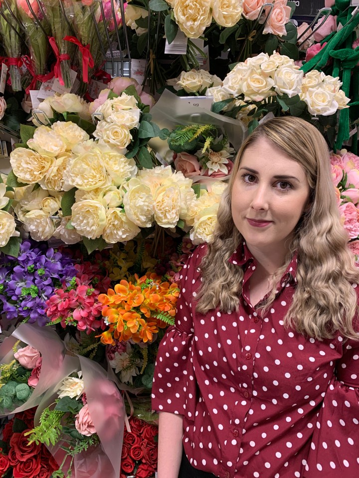 Holly is a full time bargain hunter who the Extreme Couponing and Discounts UK site