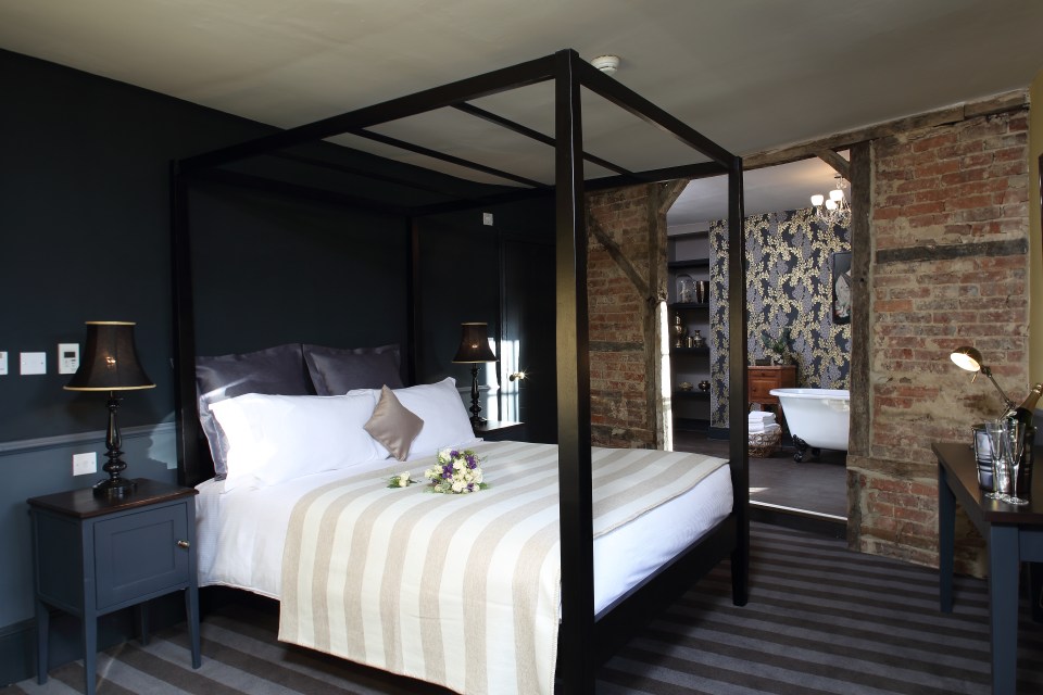  The Crown and Thistle have 18 luxurious rooms