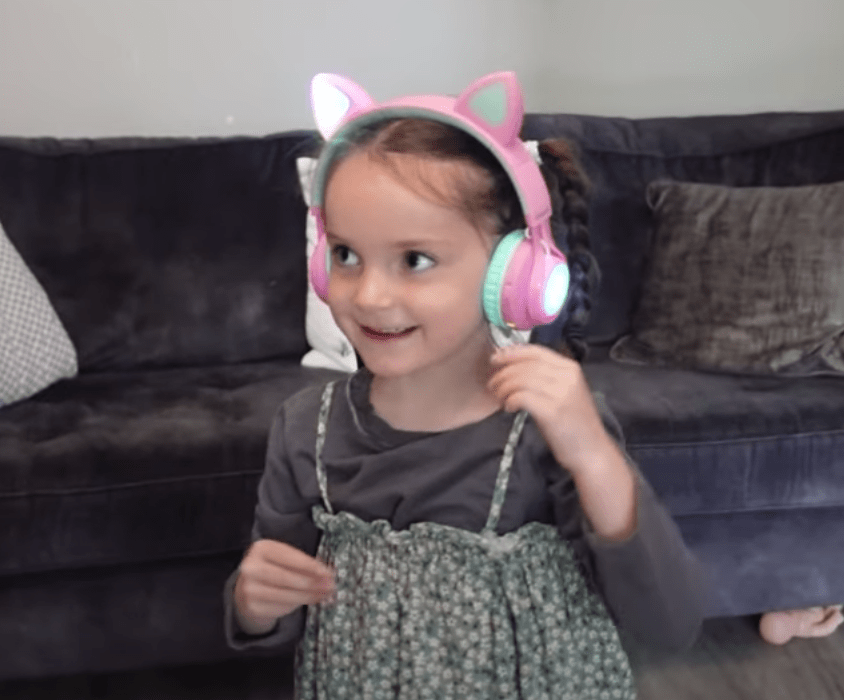 As Hallie got two pairs of the headphones, she kindly gave one to sister Phoebe