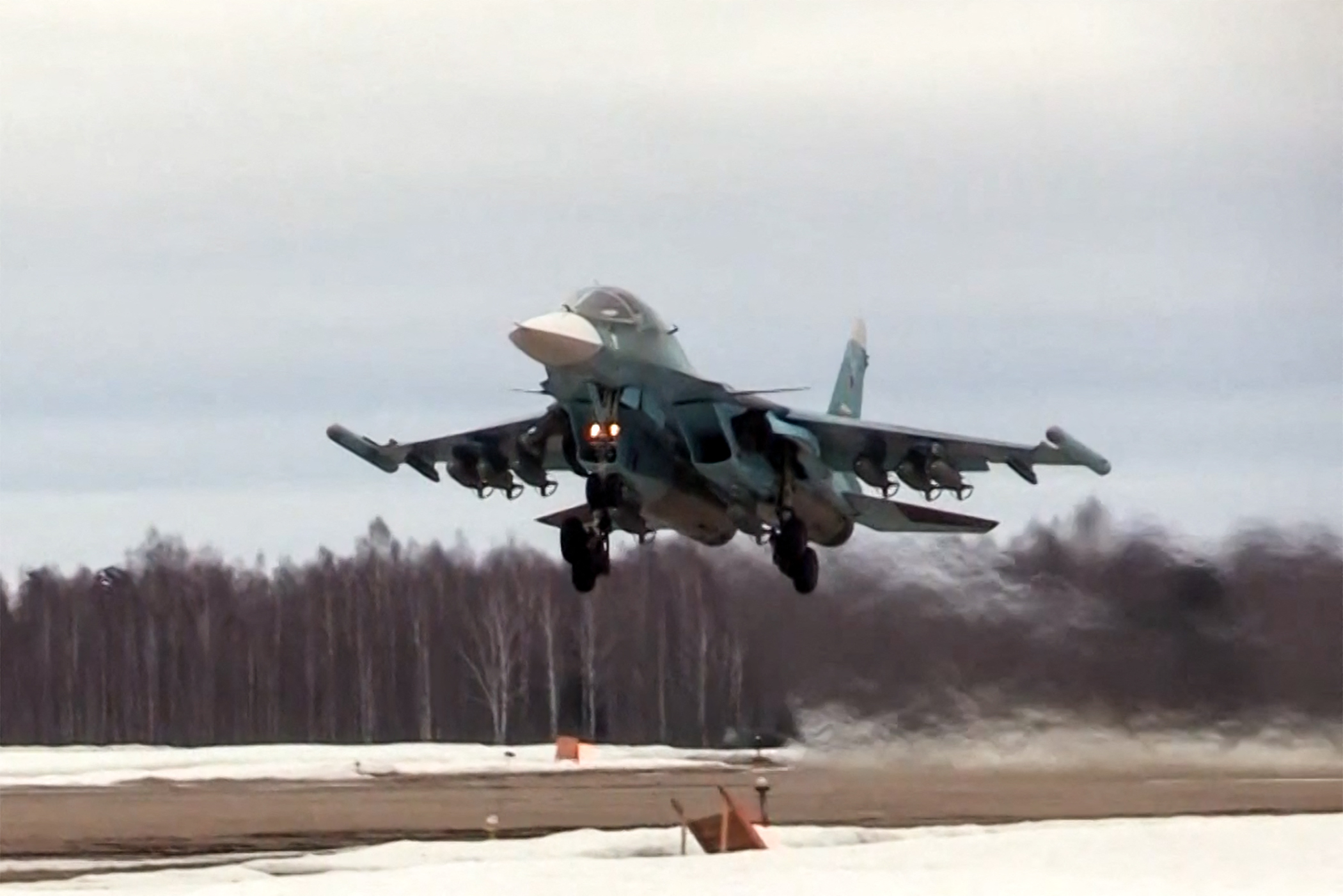 The Su-34 dropped its ammunition before it reached its target