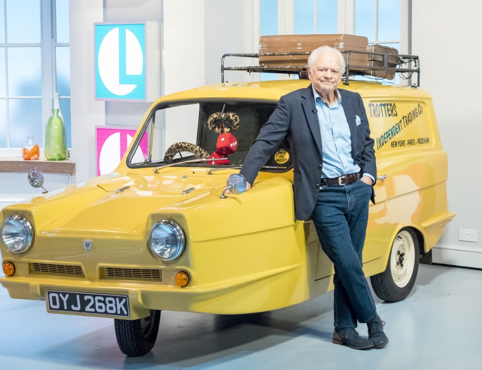 Sir David with the iconic 1972 Reliant Regal Supervan III