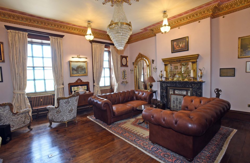 There are some comfy sofas to relax in