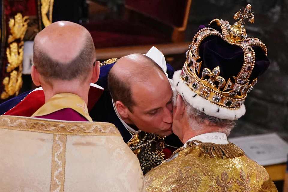 Prince William gently kissed King Charles’s left cheek after he was crowned