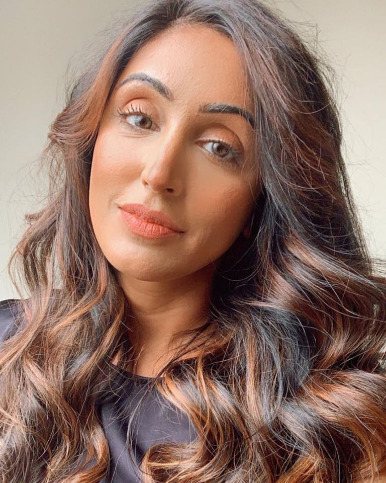 Former BBC presenter Suzi Mann has accused Amir Khan of bombarding her with flirty messages