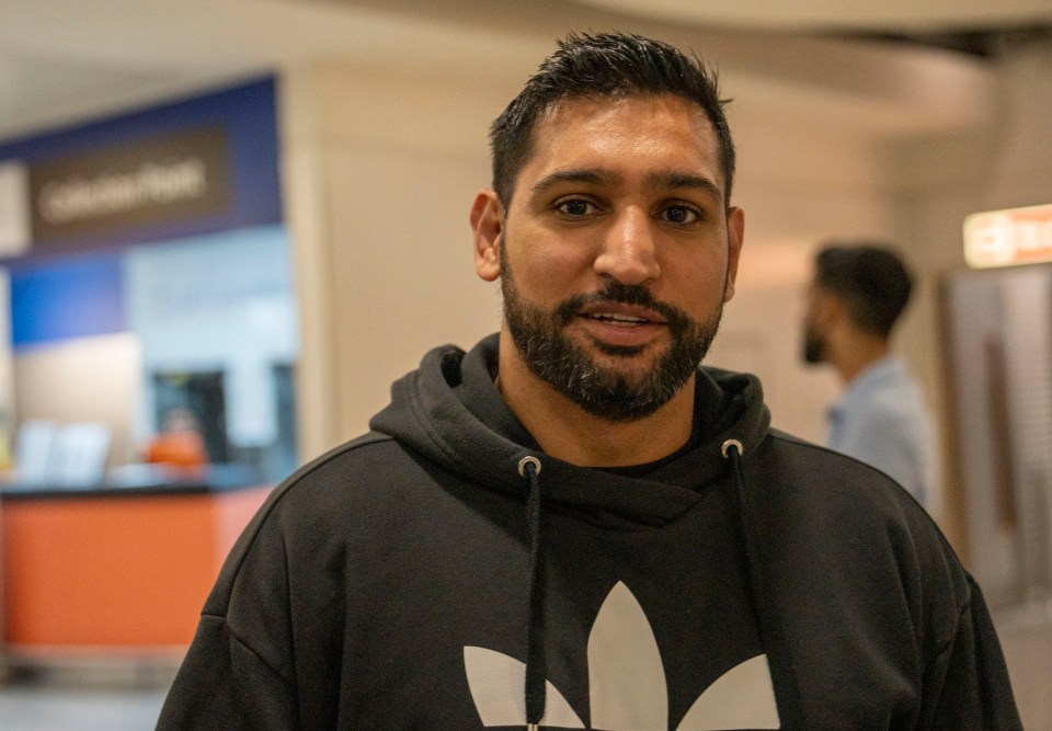 Amir Khan is in talks to fight Manny Pacquiao
