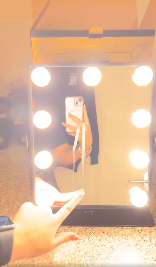 Social media users were desperate to nab the reduced Hollywood mirrors