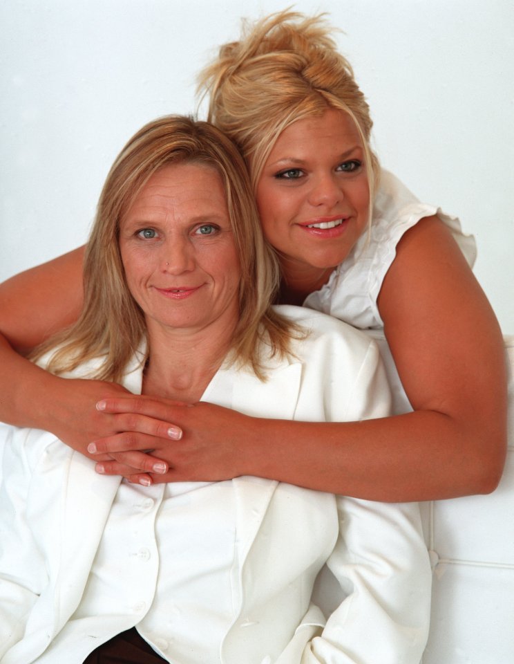 News of the World picture by Paul Ashton of Jade Goody with her mum Jackiey, 44