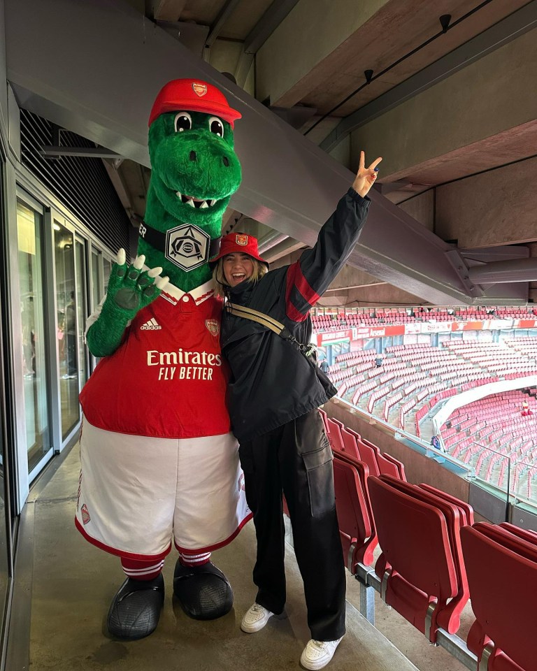 The Arsenal loving also sees club mascot Gunnersaurus involved