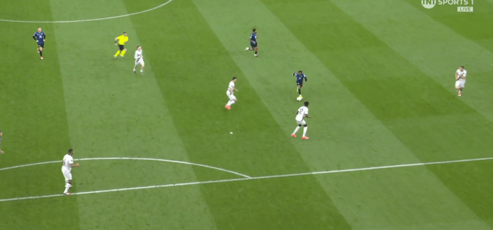 Lookman charged at Xhaka with the ball