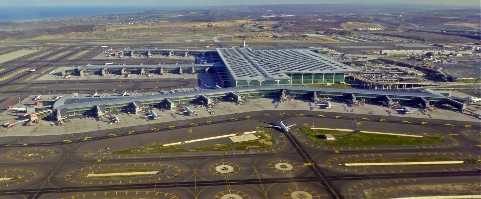 ¿stanbul Yeni Havaliman¿ airport Dec 2019, http://commons.wikimedia.org/wiki/File:%C4%B0stanbul_Yeni_Havaliman%C4%B1_airport_Dec_2019.jpg