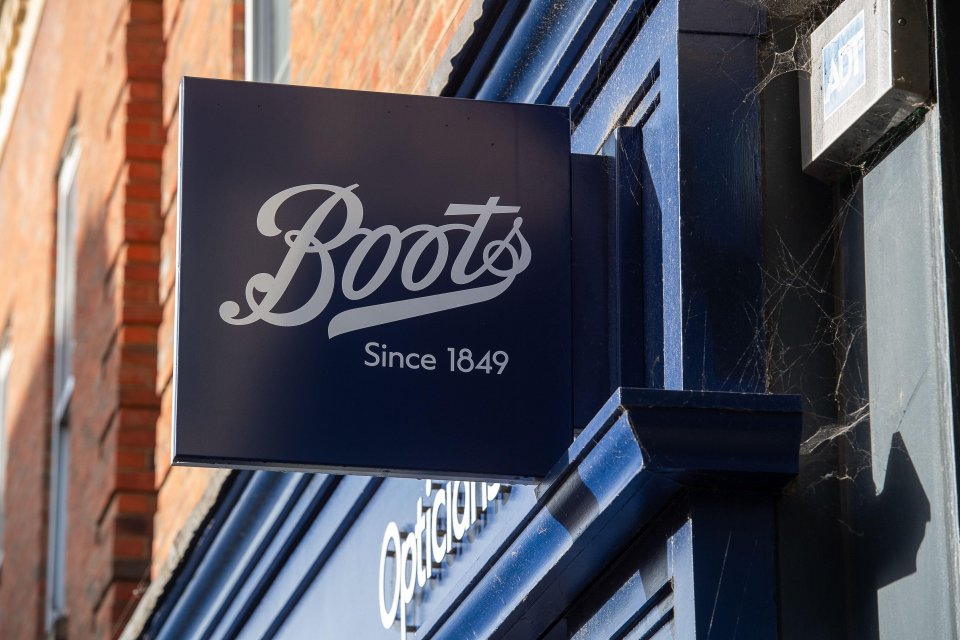 a sign that says boots since 1849 on it