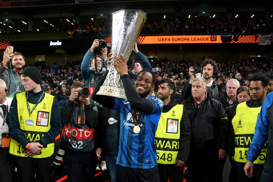 Atalanta's Ademola Lookman celebrates with the trophy after the UEFA Europa League final at the Aviva Stadium, Dublin. Picture date: Wednesday May 22, 2024. PA Photo. See PA story SOCCER Final. Photo credit should read: Brian Lawless/PA Wire. RESTRICTIONS: Use subject to restrictions. Editorial use only, no commercial use without prior consent from rights holder.