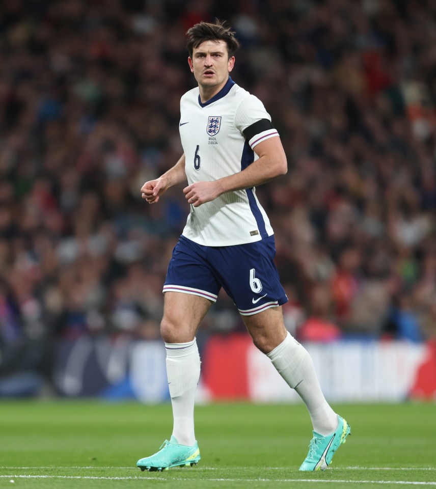 a soccer player with the number 6 on his jersey