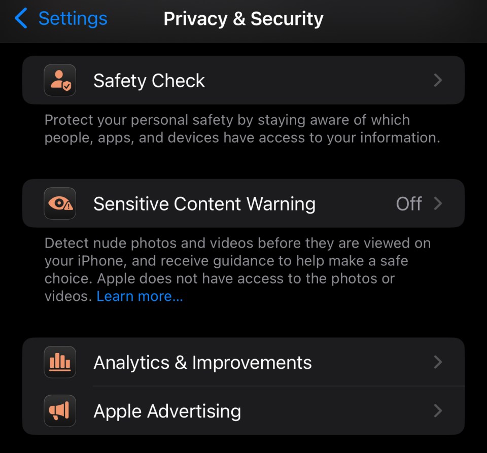 iPhone privacy settings: Safety Check, Sensitive Content Warning, Analytics & Improvements, Apple Advertising.