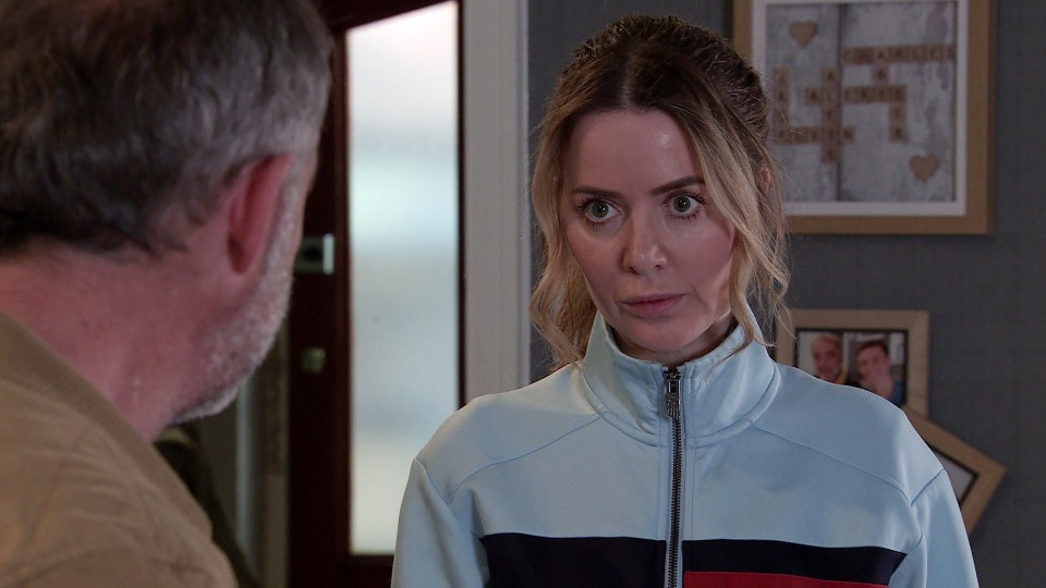 Abi Webster tells Kevin Webster she needs a few days away to stay with Lynsey and the twins.