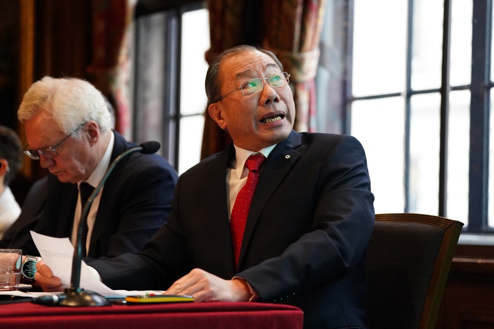 Dr. Shoo Lee at a press conference.