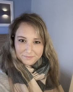 Photo of Chloe Burgess.