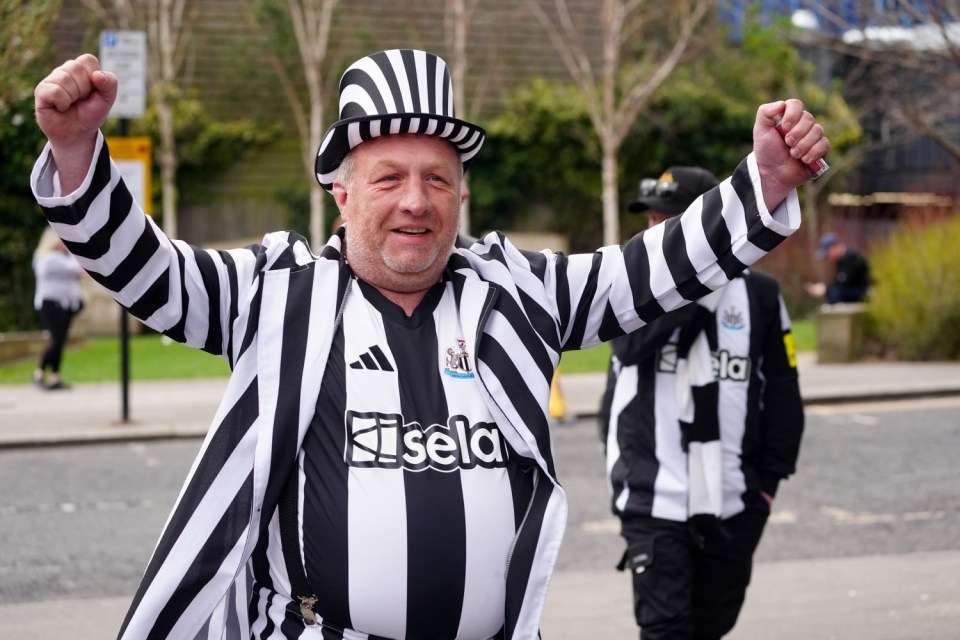 A Newcastle United fan ahead of the Carabao Cup trophy parade in Newcastle. Newcastle United beat Liverpool 2Â–1 in the Carabao Cup final earlier this month. Picture date: Saturday March 29, 2025. PA Photo. See PA story SOCCER Newcastle. Photo credit should read: Owen Humphreys/PA Wire. RESTRICTIONS: Use subject to restrictions. Editorial use only, no commercial use without prior consent from rights holder.