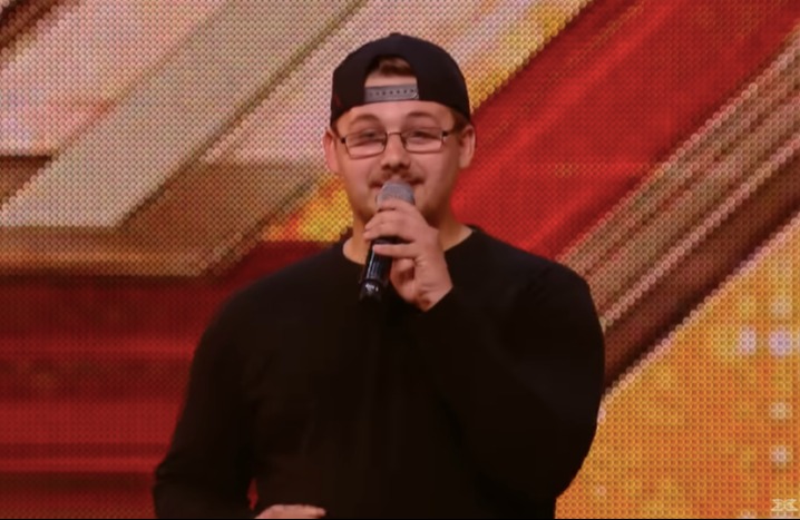 Che Chesterman singing at X Factor Bootcamp.