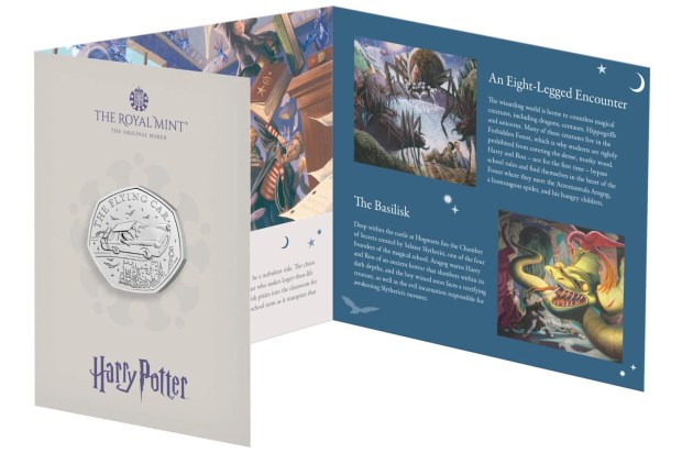 Illustration of a Harry Potter coin and book packaging.