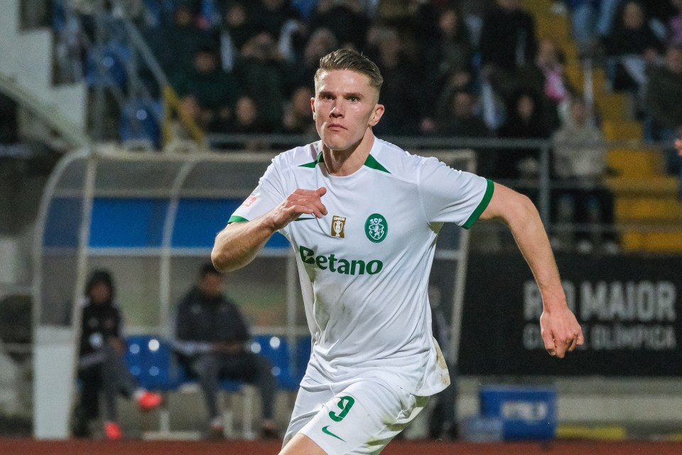 Victor Gyokeres of Sporting CP celebrating a goal.