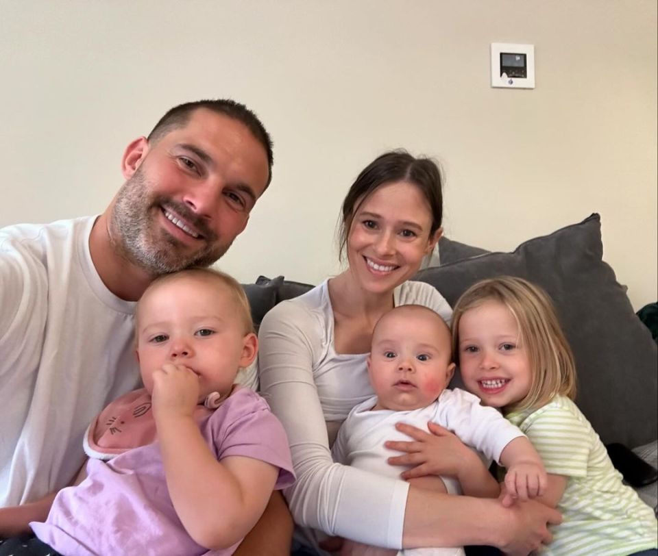 Family portrait of Jamie Jewitt and Camilla Thurlow with their three children.