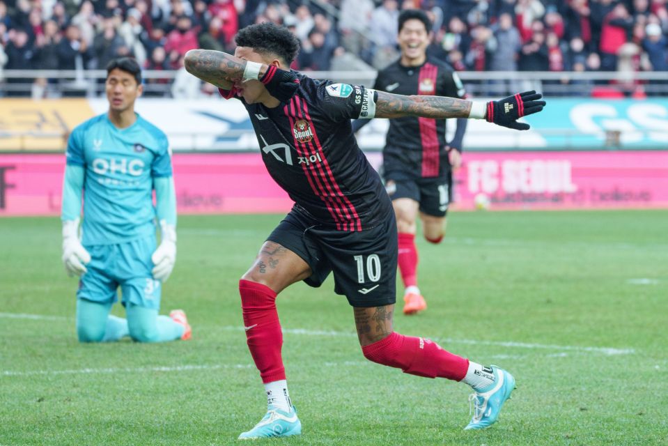 Jesse Lingard of FC Seoul celebrating a goal.