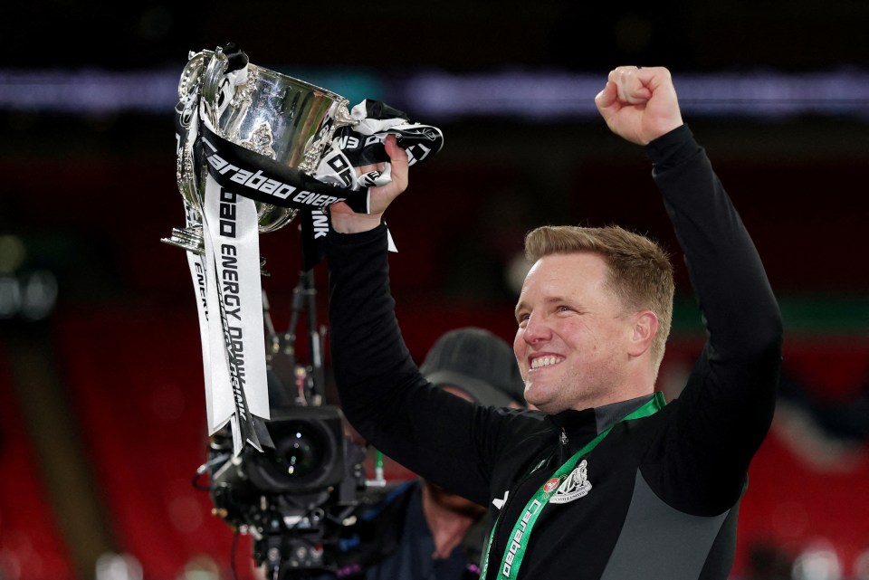 Eddie Howe celebrates with the Carabao Cup trophy.
