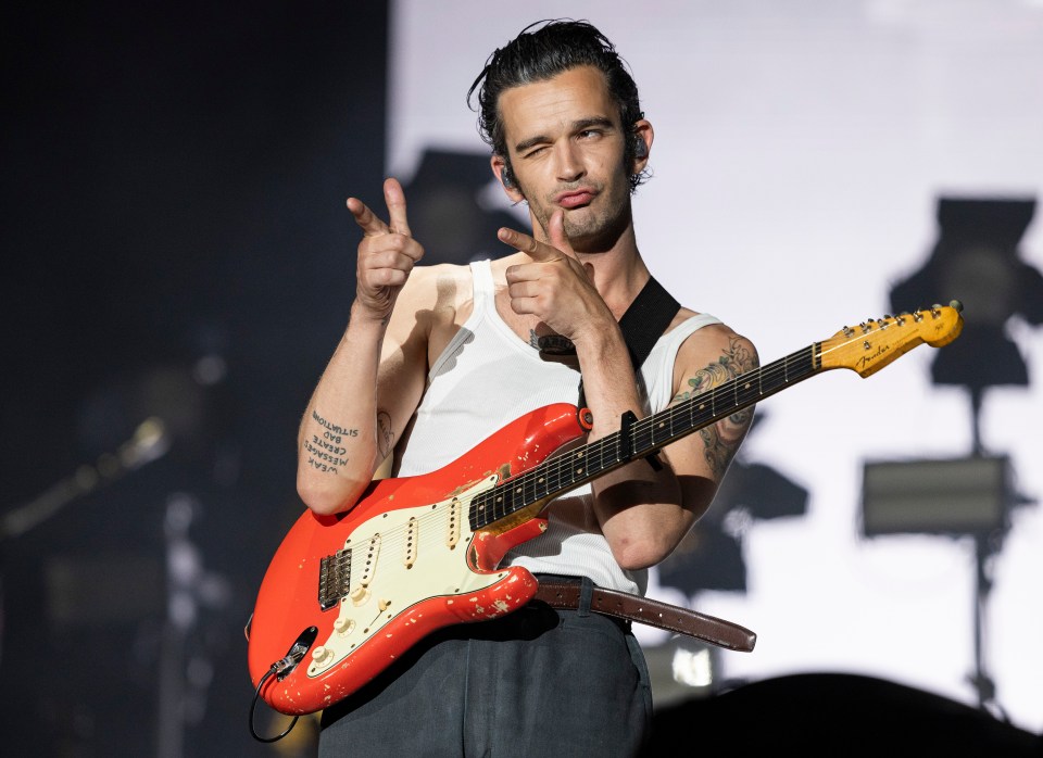 Matty Healy of The 1975 performing at Lollapalooza.