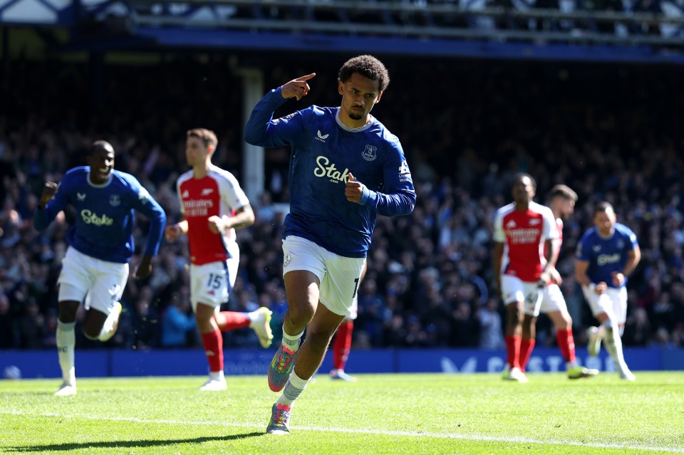 Iliman Ndiaye of Everton celebrating a goal.