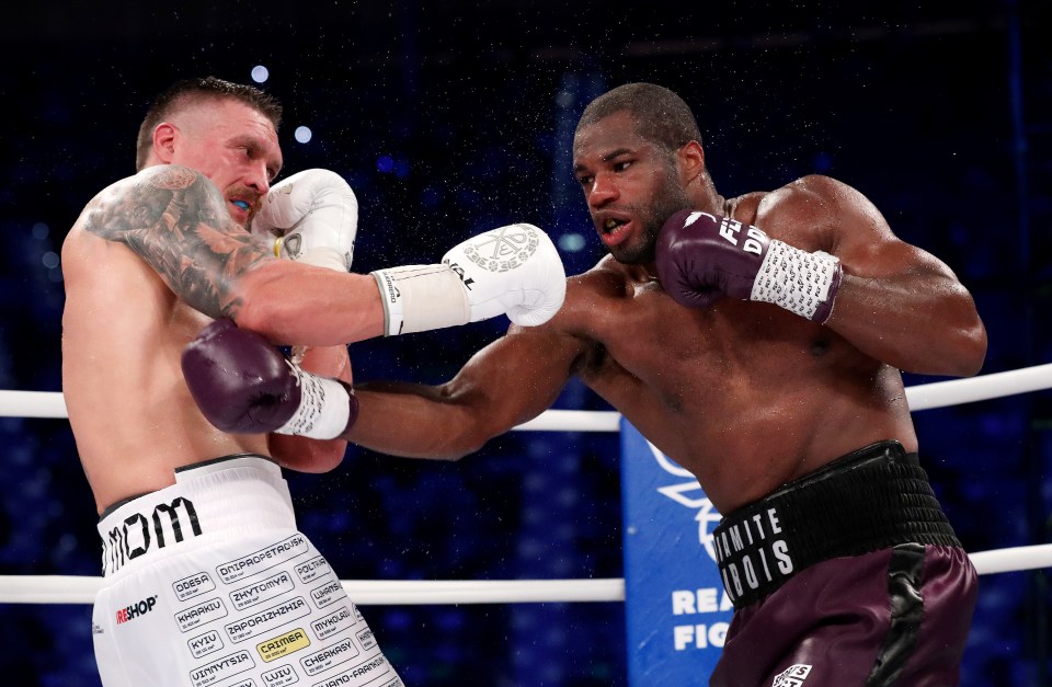 Oleksandr Usyk and Daniel Dubois boxing.