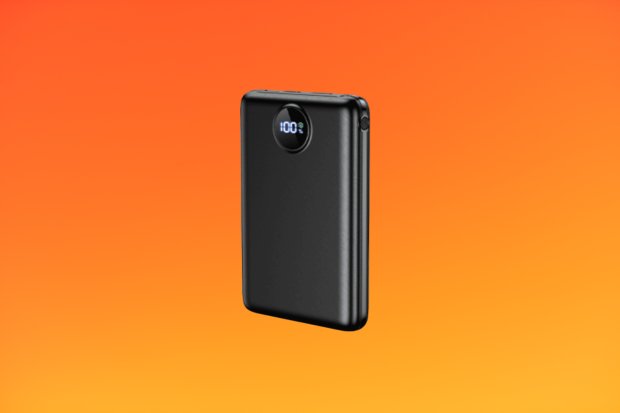 Black power bank at 100% charge.