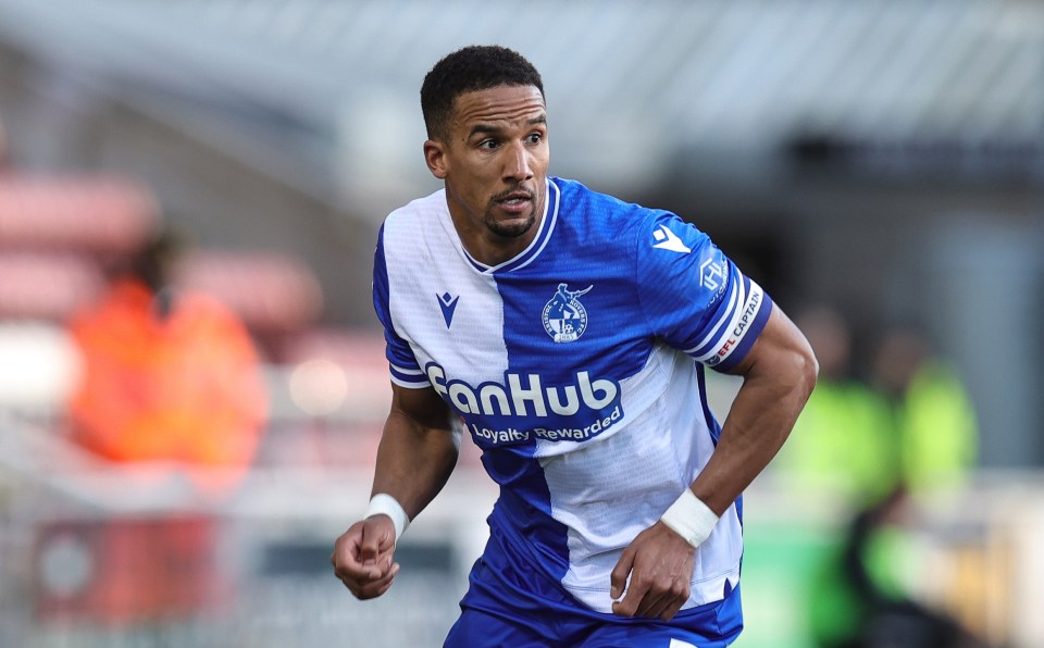 Scott Sinclair of Bristol Rovers dribbling the soccer ball.