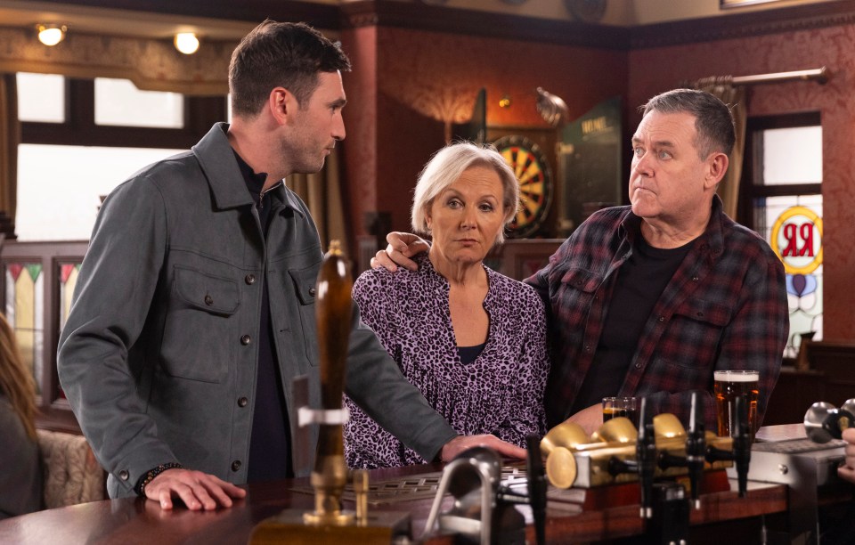 Eileen Grimshaw, Kit Green, and George Shuttleworth in a pub, discussing a murder investigation.