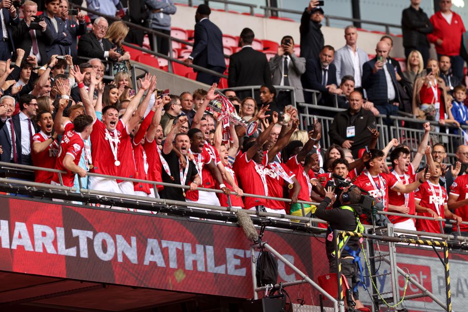 Charlton Athletic players celebrating a goal.
