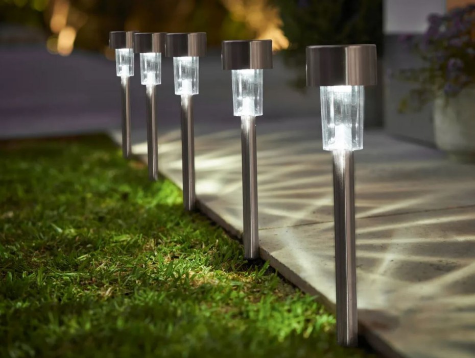LIVARNO home<br />
LED Solar Lights