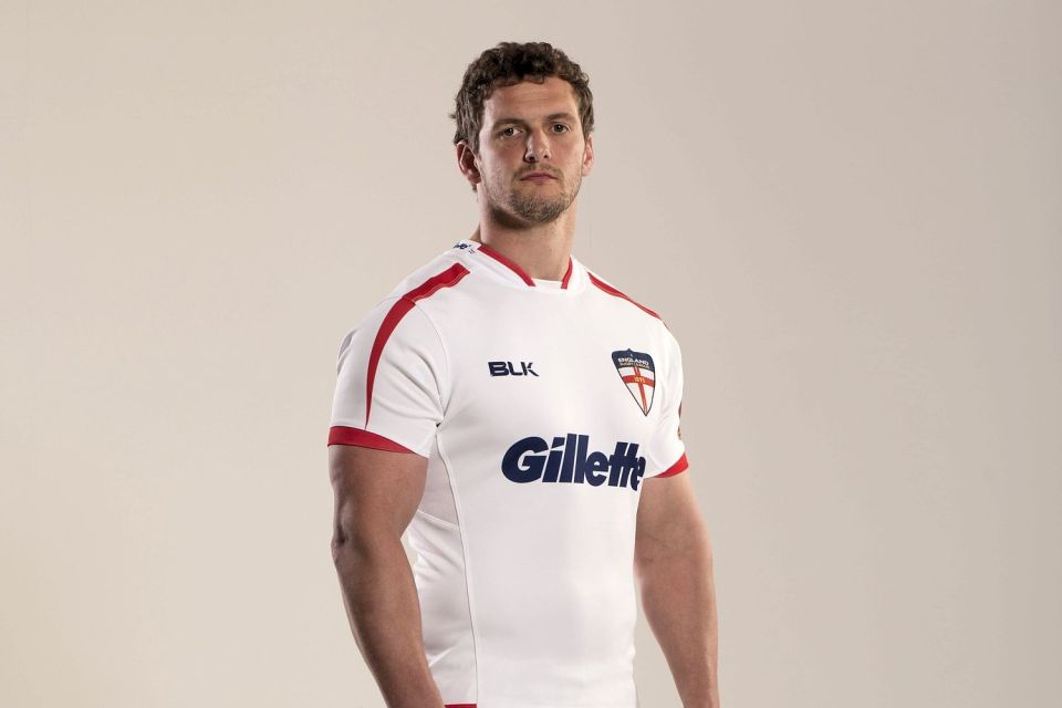 Sean O'Loughlin models new kit