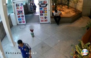 A woman, thought to be the lad's mum, then turns away and walks off in the opposite direction