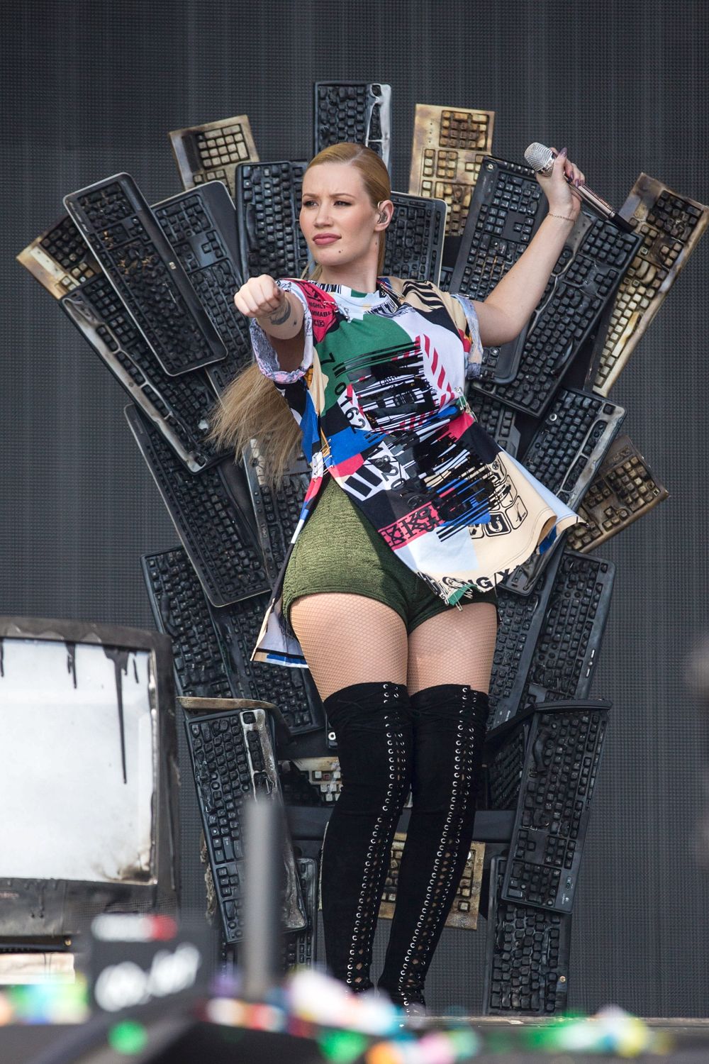 Exeter doesn't mark the spot ... the rapper  refused to walk the mere 100-metre stretch to the stage from her dressing room and instead was ferried there by car