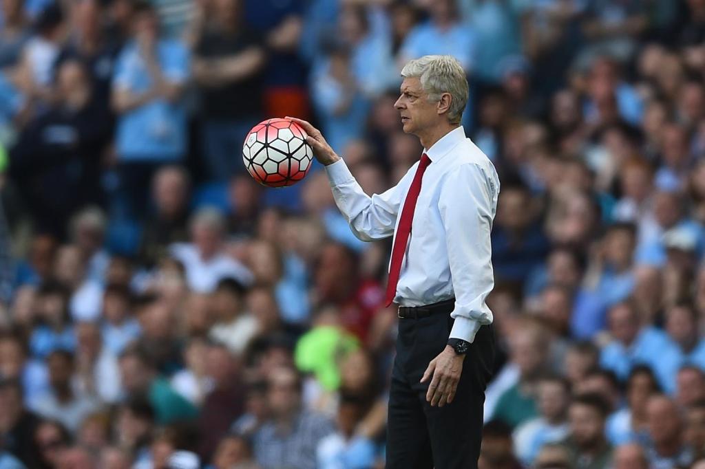 Arsene Wenger is desperate to challenge for the title next season