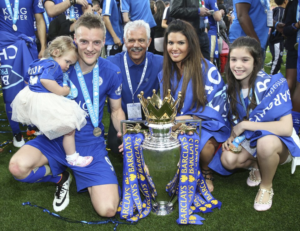Jamie Vardy celebrating win-