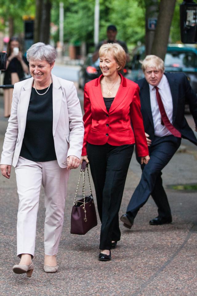 Boris Johnson, Andrea Leadsom and Gisela Stuart arrive on the Vote Leave battlebus